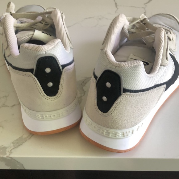 Nike Venture Runner - Picture 6 of 10